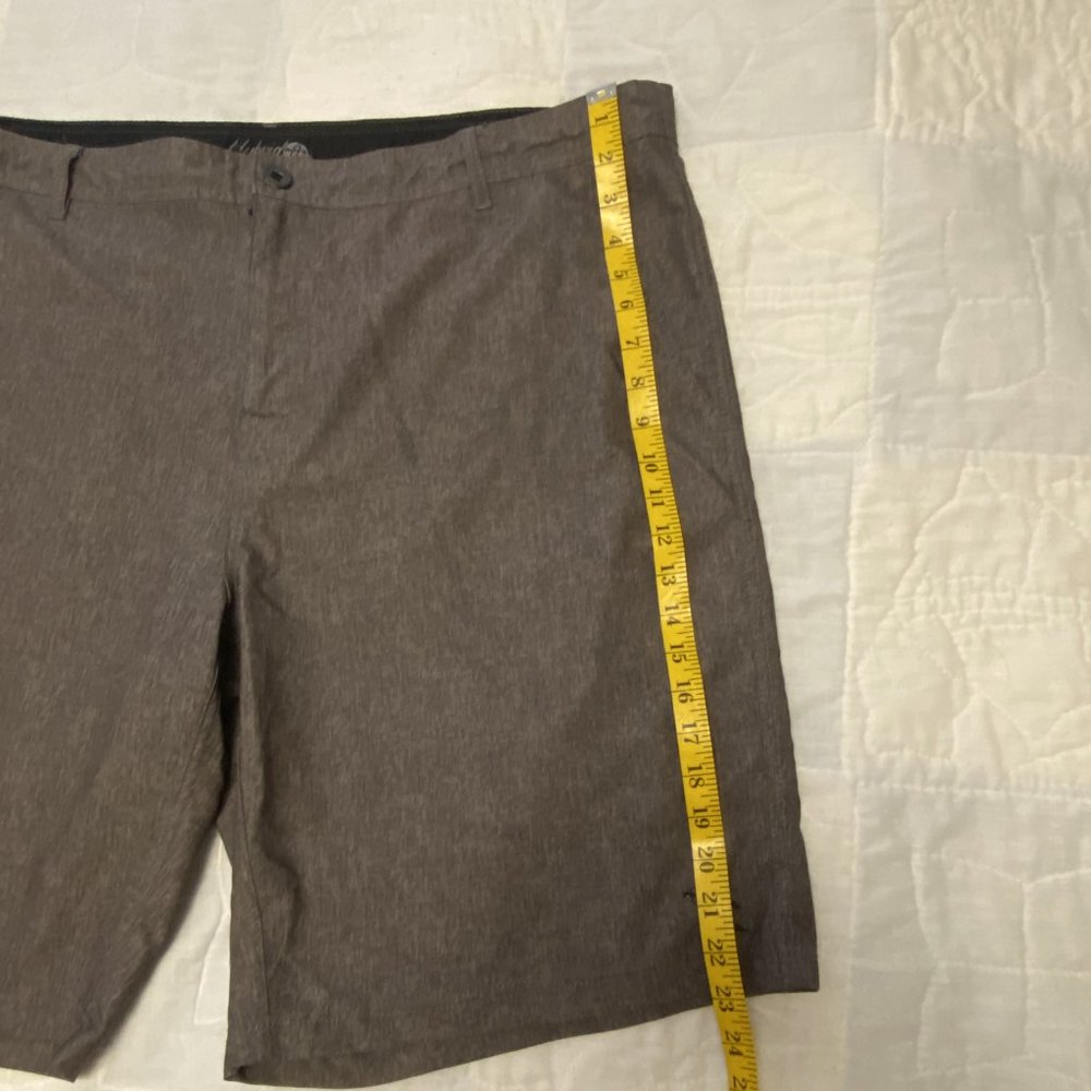 Men's Gray Dahu Hybrid Shorts, Hybird Collection, Size 44 - Picture 4 of 9